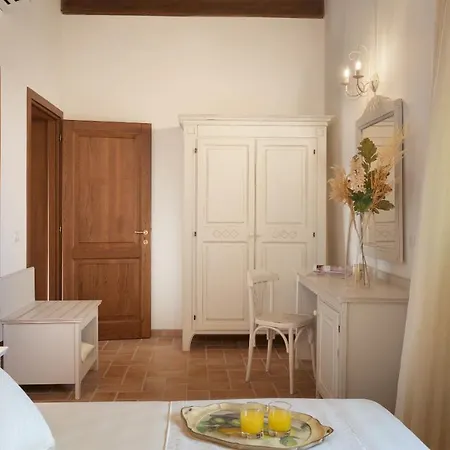 La Buganvilla 14, Emma Campiglia Marittima